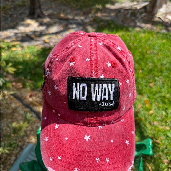 Red Star Pattern Cap - Picture 5 of 5